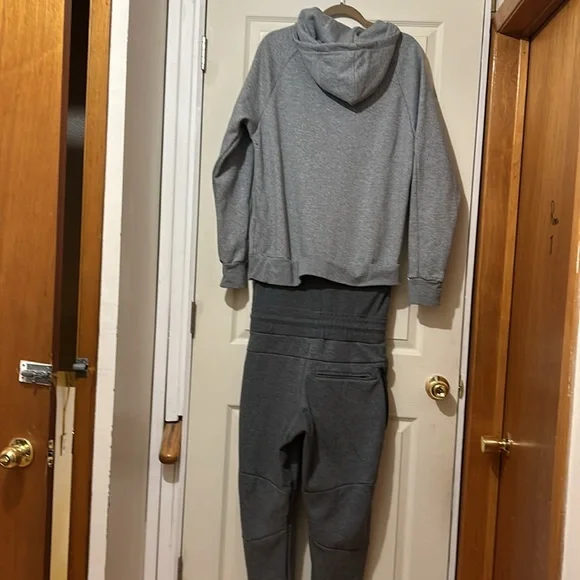 Tuxy - Picture 7 of 16